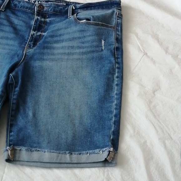 R JEANS SHORTS SLIGHTLY DISTRESSED - Picture 2 of 5